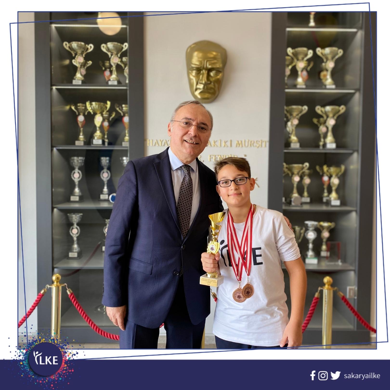 Öğrencimiz Satranç Turnuvasında 2. olmuştur.