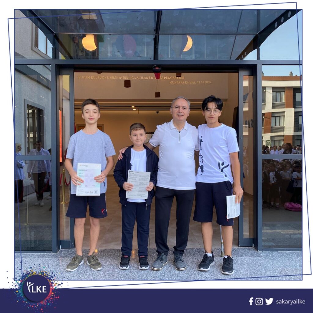 Cambridge sınavlarına katılım gösteren öğrencilerimizin sertifikaları verildi.