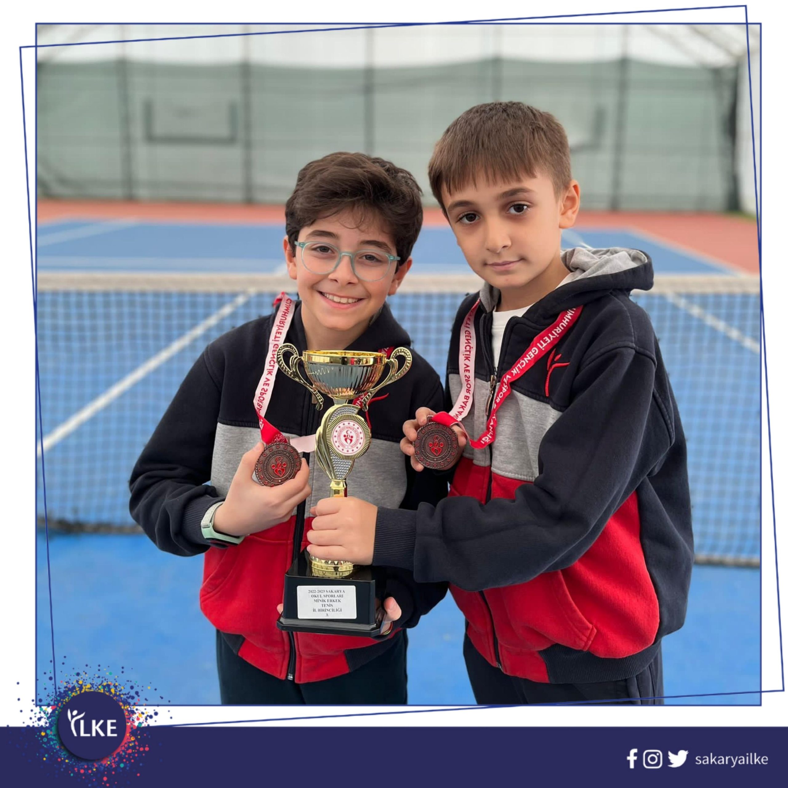 Minik Erkekler Tenis Müsabakaları’nda okulumuz tenis takımı, Sakarya il üçüncüsü olmuştur