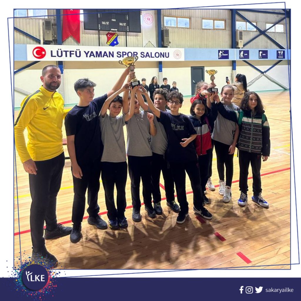 Masa Tenisi Müsabakaları’nda, Küçük Erkekler Kategorisi’nde Okul Takımımız Birinci; Küçük Kızlar Kategorisi’nde Okul Takımımız Üçüncü Olmuştur.