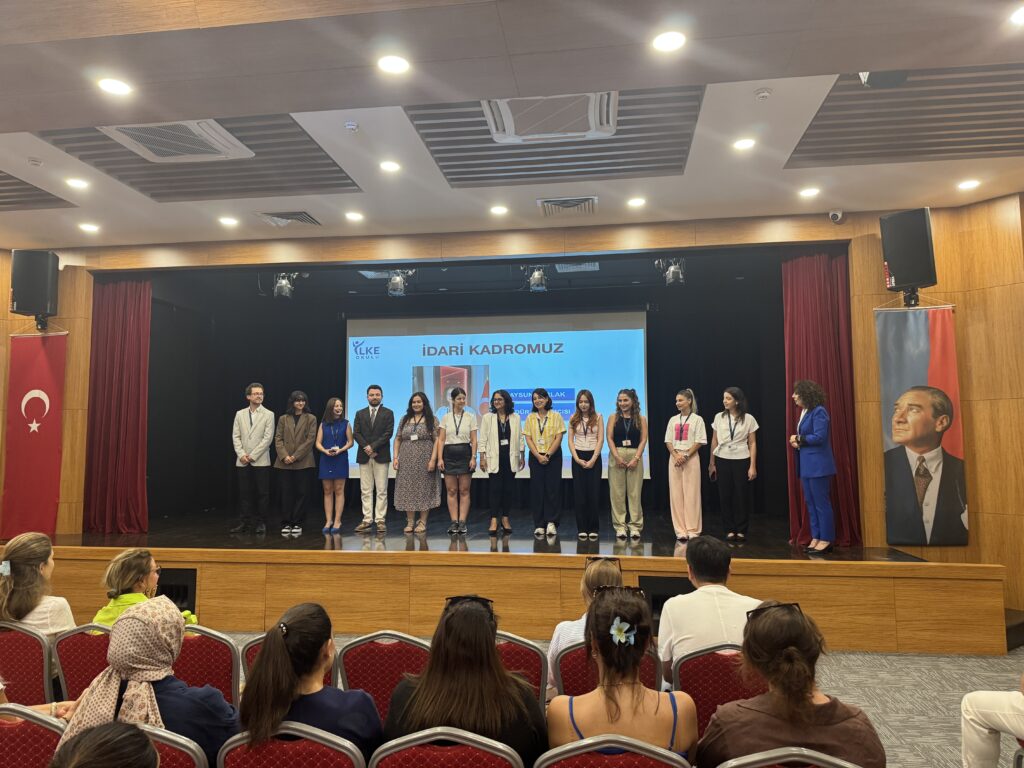 Okulumuzda Velilere Yönelik Tanıtım ve Bilgilendirme Sunumları Gerçekleştirildi